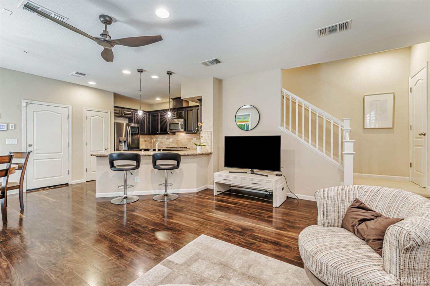 Detail Gallery Image 6 of 41 For 338 El Paseo Cir, Walnut Creek,  CA 94597 - 4 Beds | 2/2 Baths