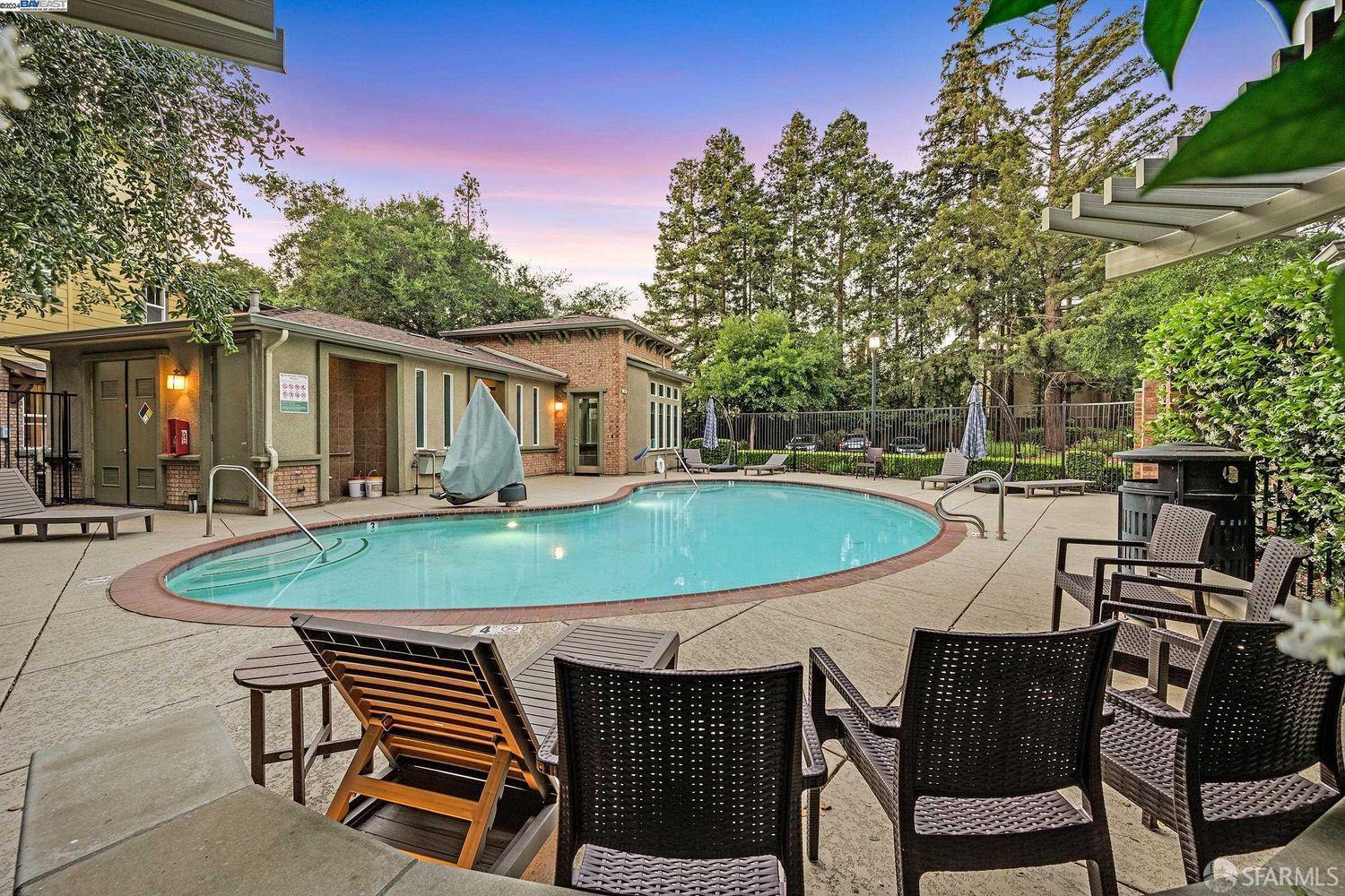 Detail Gallery Image 39 of 41 For 338 El Paseo Cir, Walnut Creek,  CA 94597 - 4 Beds | 2/2 Baths
