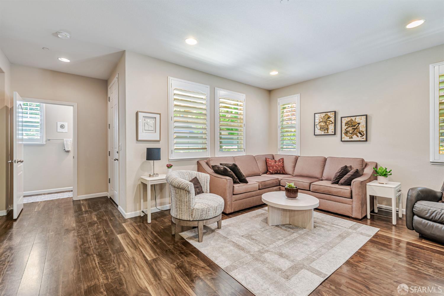 Detail Gallery Image 3 of 41 For 338 El Paseo Cir, Walnut Creek,  CA 94597 - 4 Beds | 2/2 Baths