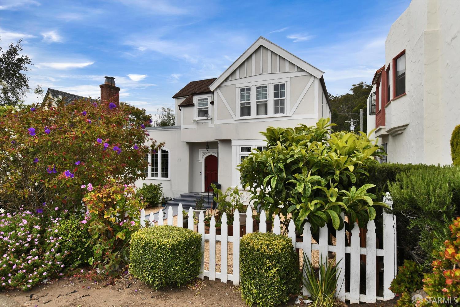 Detail Gallery Image 4 of 32 For 100 Sloat Blvd, San Francisco,  CA 94132 - 3 Beds | 3 Baths