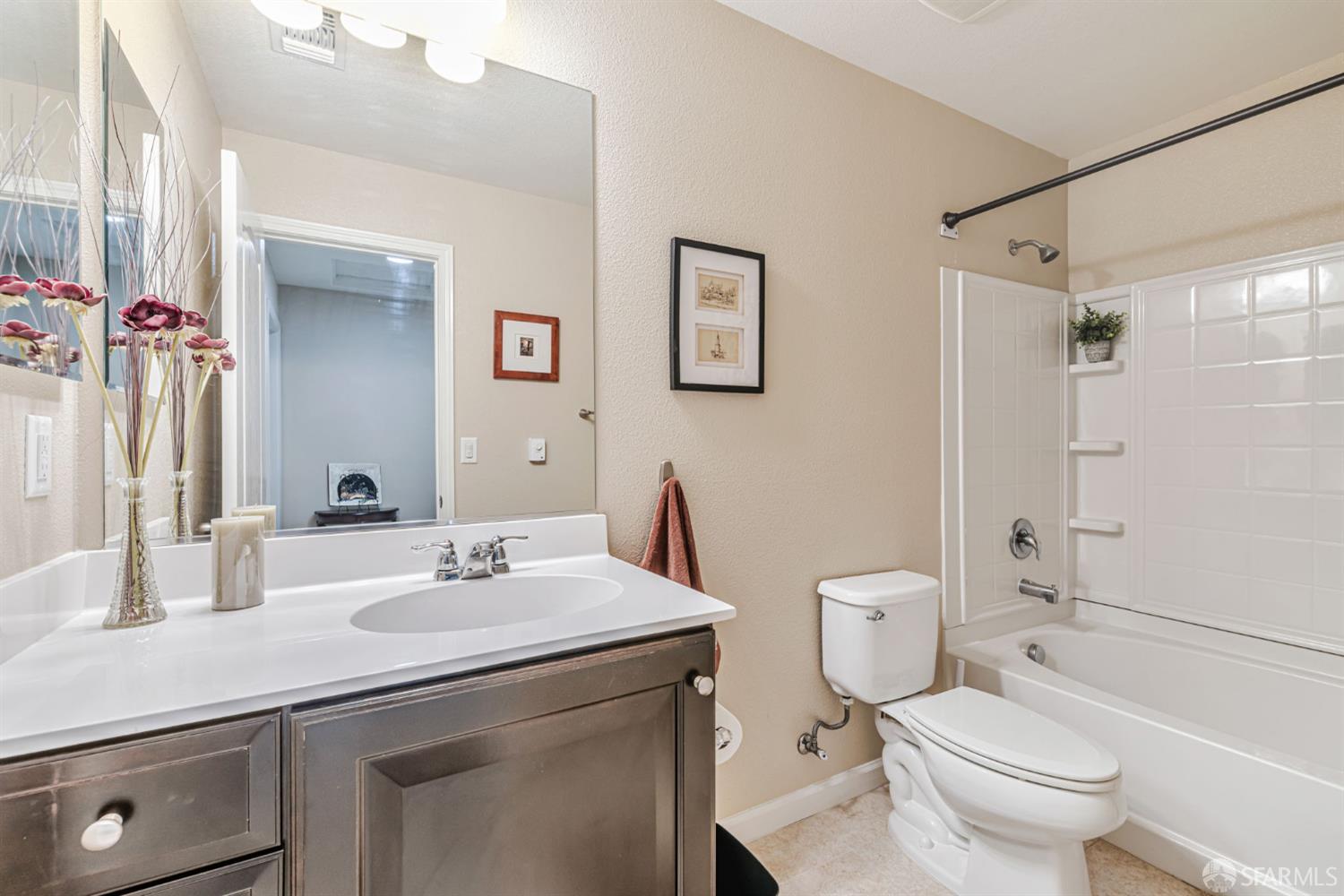 Detail Gallery Image 18 of 41 For 338 El Paseo Cir, Walnut Creek,  CA 94597 - 4 Beds | 2/2 Baths