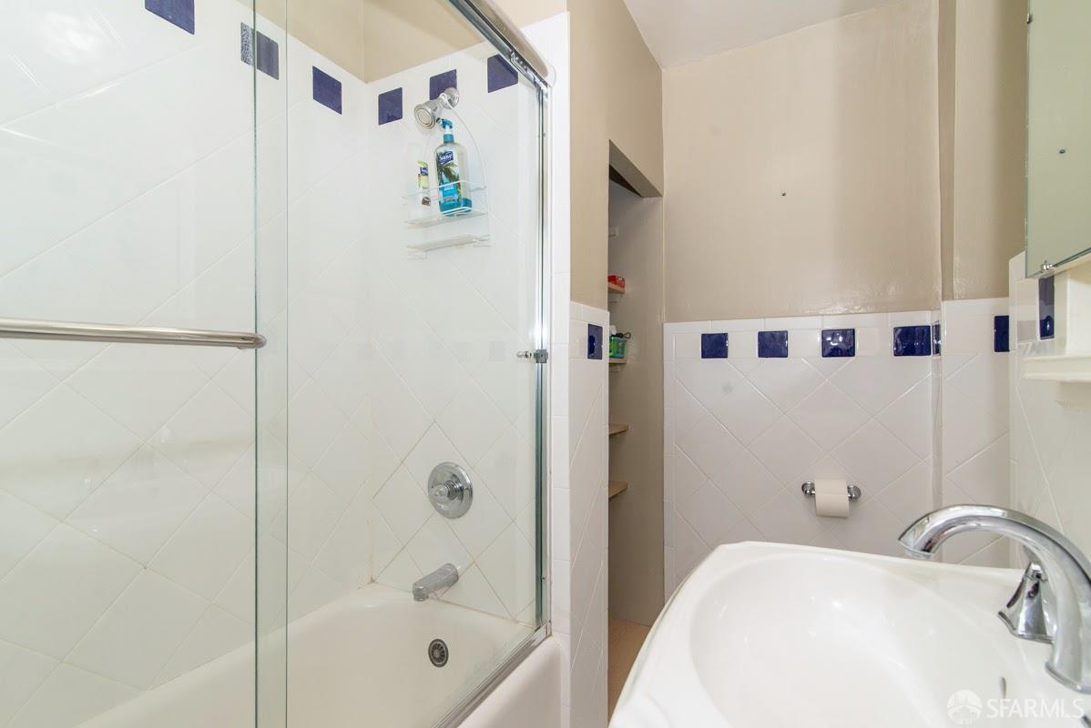 Photo #12: 425053290 Listing: Photo #12
