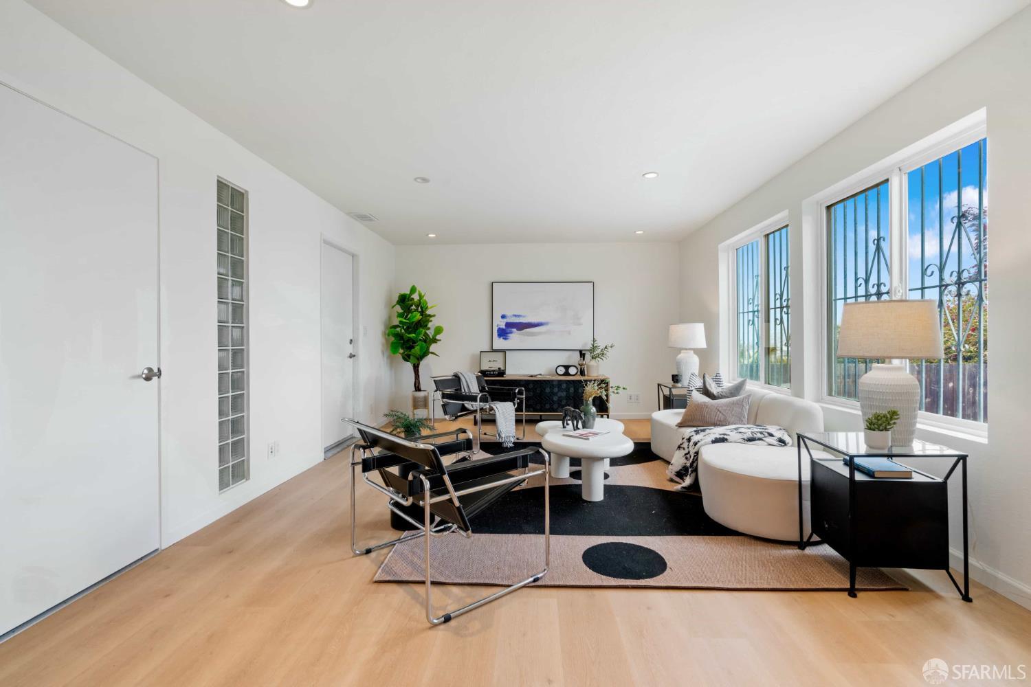 Detail Gallery Image 33 of 53 For 372 Baltimore Way, San Francisco,  CA 94112 - 3 Beds | 2 Baths