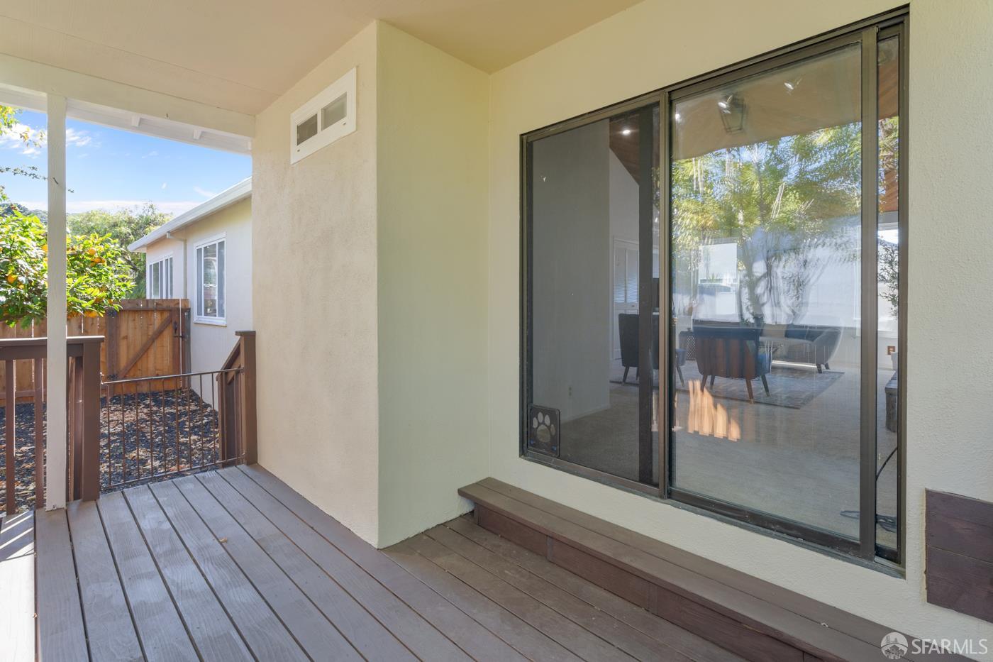Detail Gallery Image 30 of 32 For 532 Vista Ct, Millbrae,  CA 94030 - 3 Beds | 2 Baths