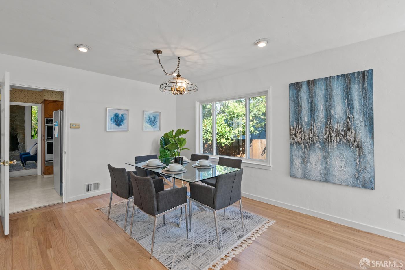 Detail Gallery Image 9 of 32 For 532 Vista Ct, Millbrae,  CA 94030 - 3 Beds | 2 Baths