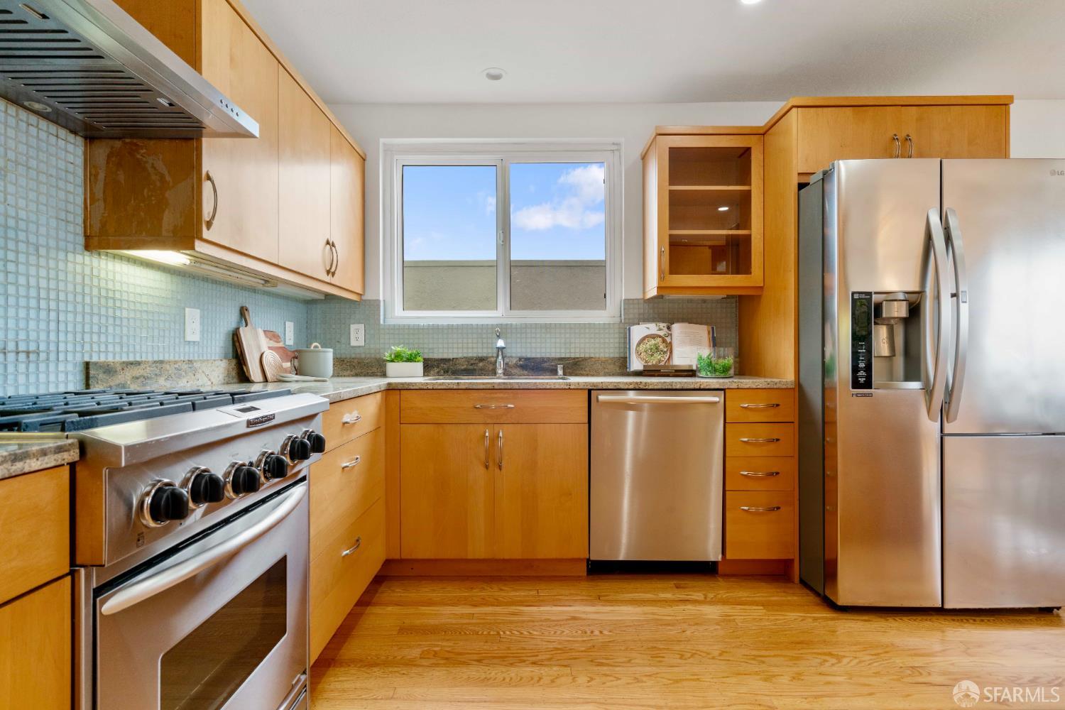 Detail Gallery Image 16 of 53 For 372 Baltimore Way, San Francisco,  CA 94112 - 3 Beds | 2 Baths