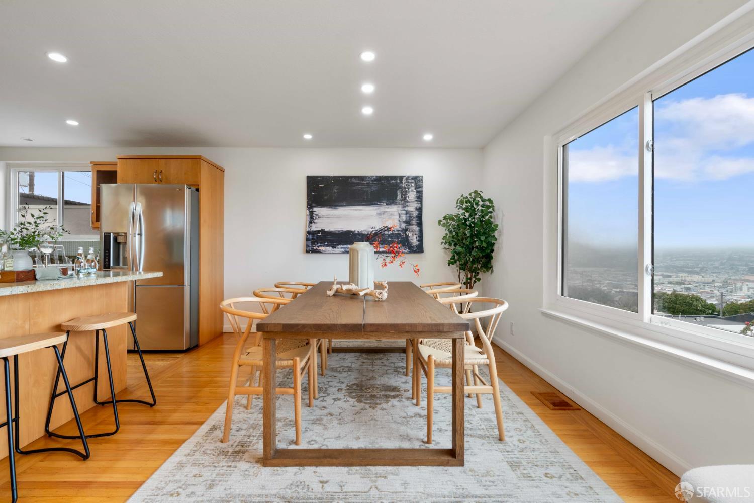 Detail Gallery Image 10 of 53 For 372 Baltimore Way, San Francisco,  CA 94112 - 3 Beds | 2 Baths
