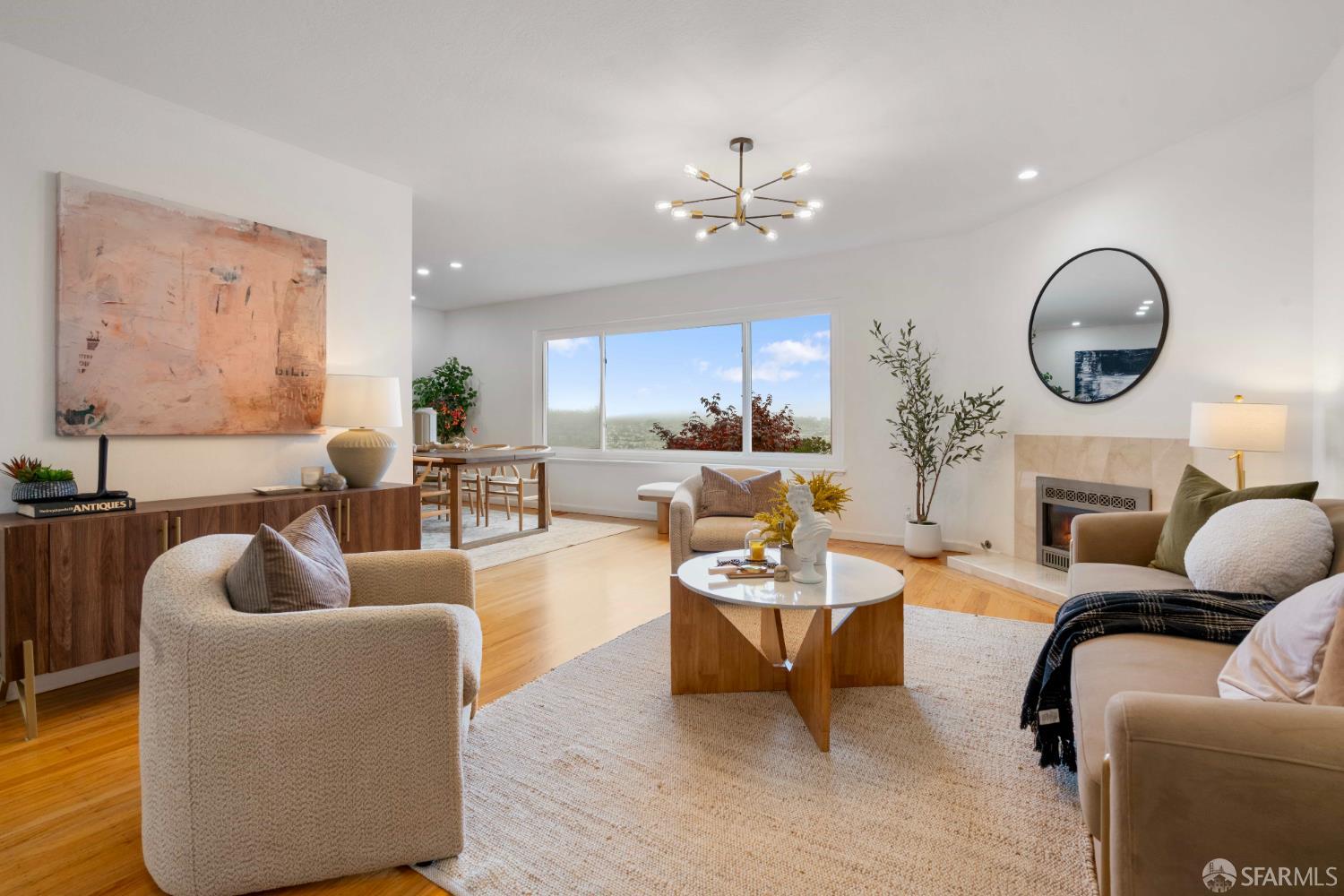 Detail Gallery Image 2 of 53 For 372 Baltimore Way, San Francisco,  CA 94112 - 3 Beds | 2 Baths