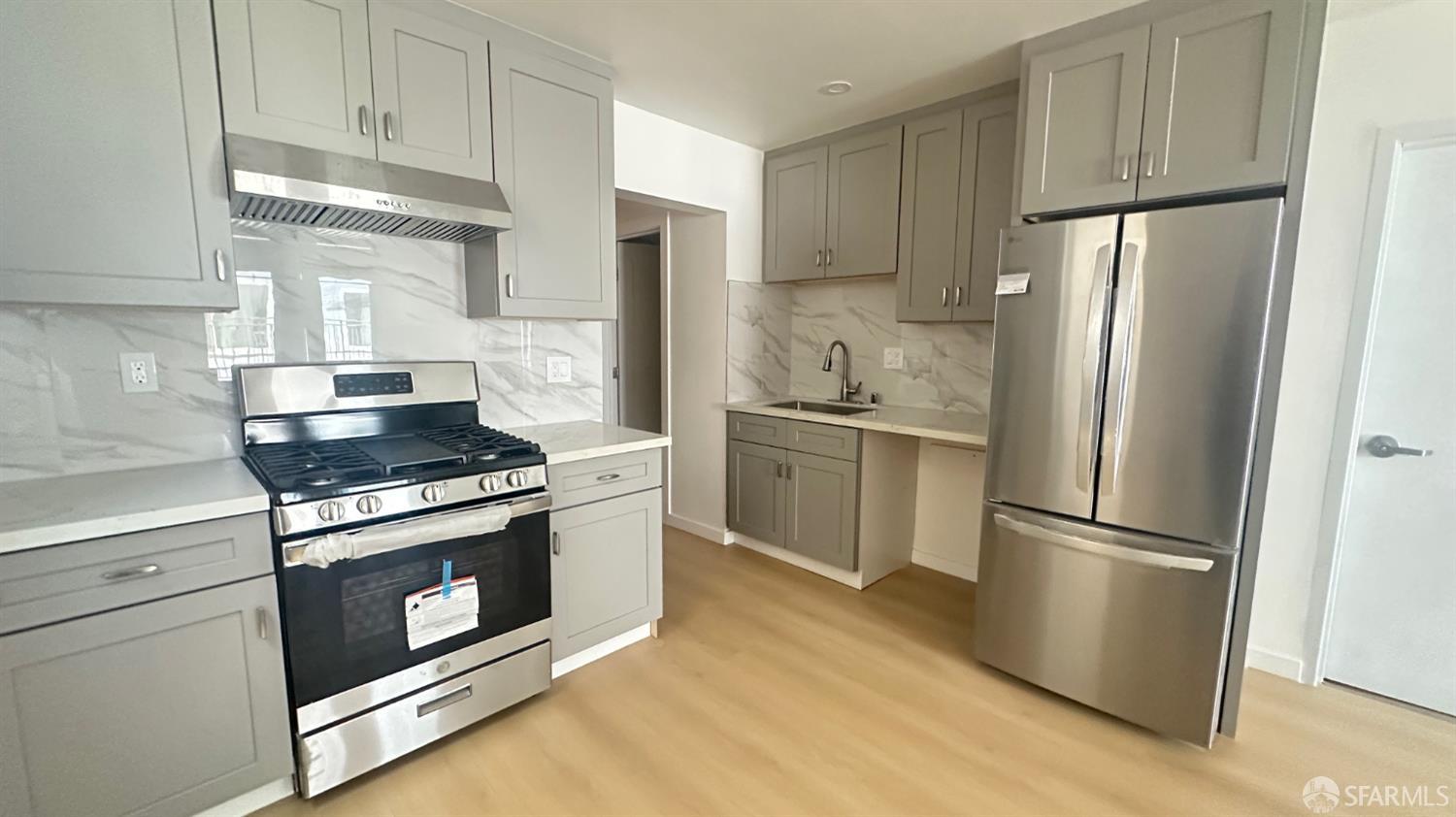 Detail Gallery Image 18 of 30 For 1553 Leavenworth St, San Francisco,  CA 94109 - 3 Beds | 2 Baths