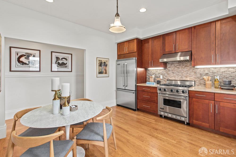 Photo #11: 425055398 Listing: Photo #11