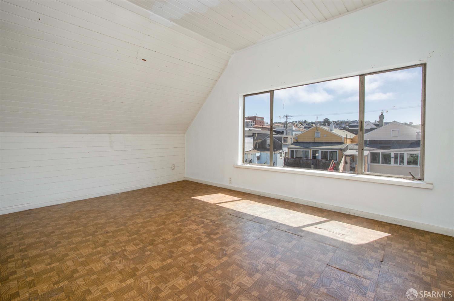 Detail Gallery Image 23 of 35 For 2567 Bryant St, San Francisco,  CA 94110 - 5 Beds | 2 Baths