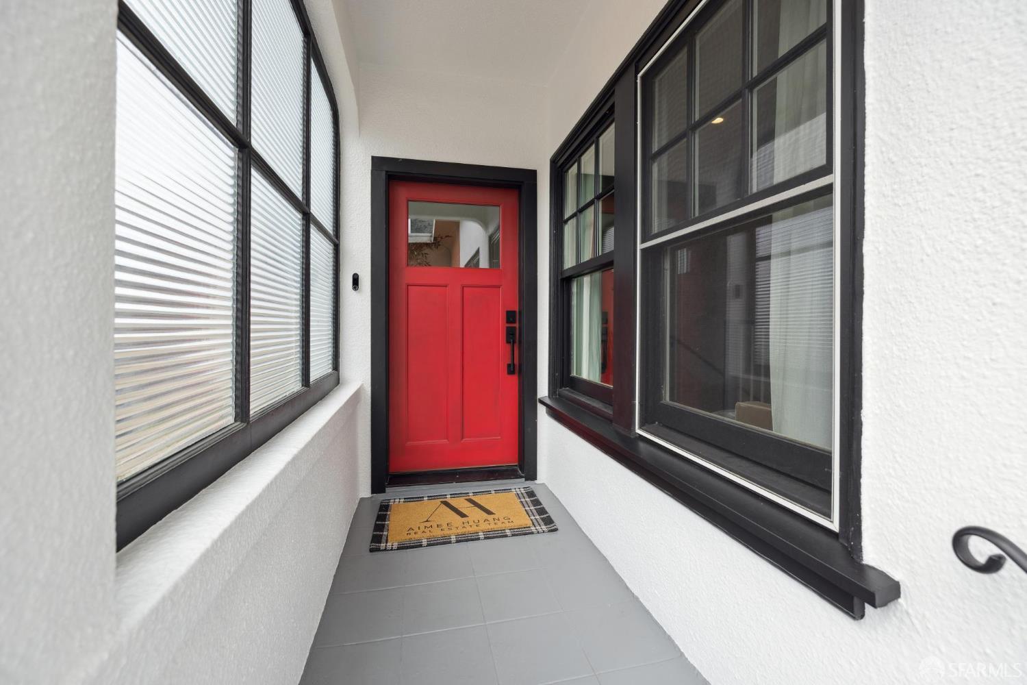 Detail Gallery Image 6 of 76 For 807 Vienna St, San Francisco,  CA 94112 - 3 Beds | 3 Baths