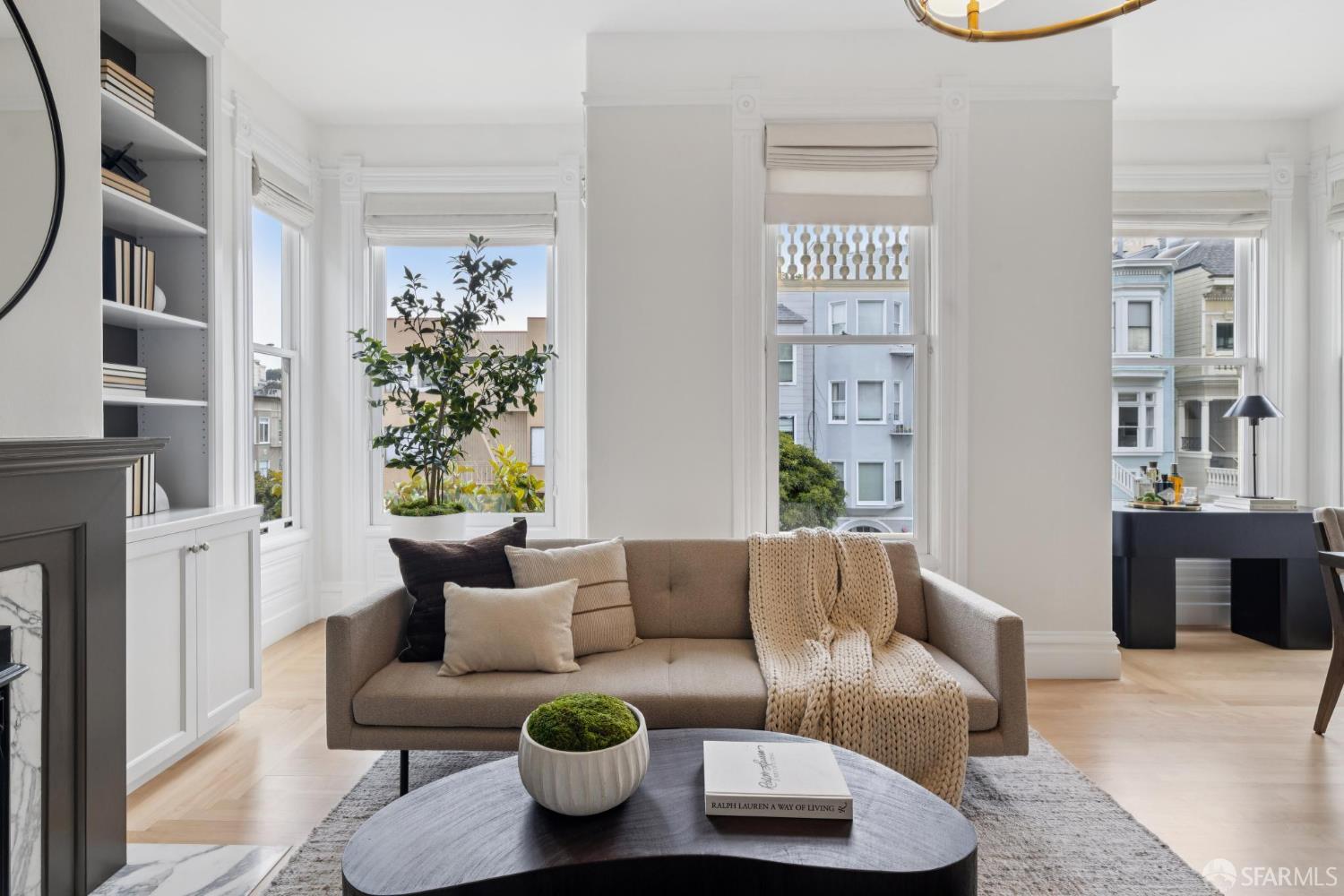 Detail Gallery Image 9 of 56 For 2531 Gough St, San Francisco,  CA 94123 - 3 Beds | 2 Baths