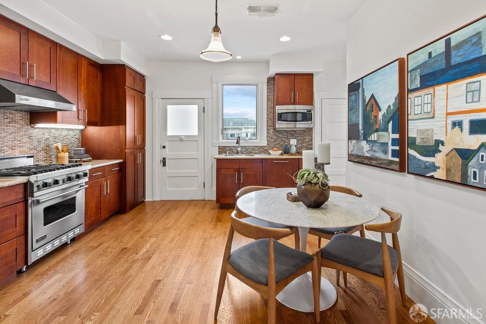 Photo #6: 425055398 Listing 