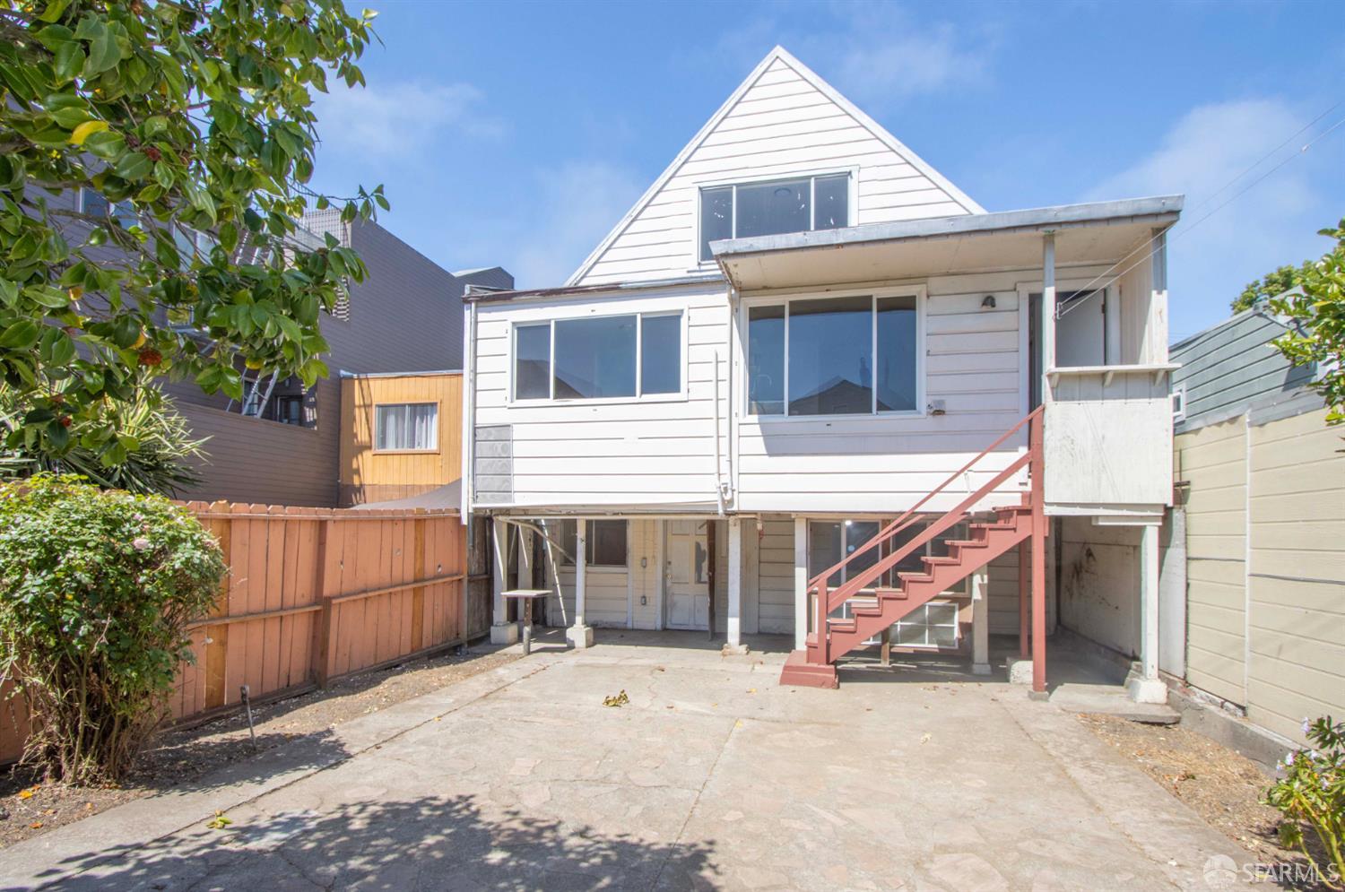 Detail Gallery Image 27 of 35 For 2567 Bryant St, San Francisco,  CA 94110 - 5 Beds | 2 Baths