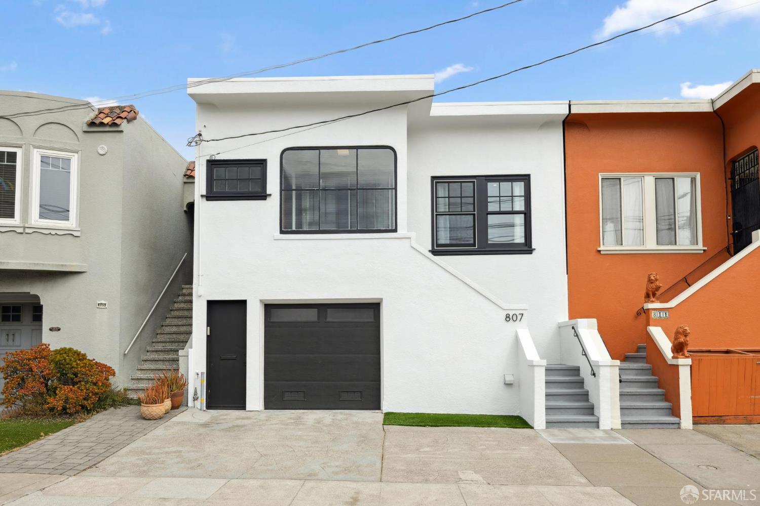 Detail Gallery Image 3 of 76 For 807 Vienna St, San Francisco,  CA 94112 - 3 Beds | 3 Baths