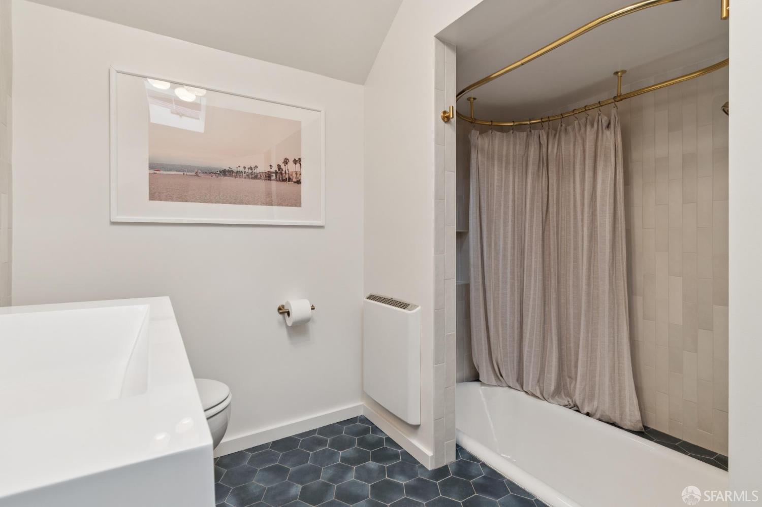 Detail Gallery Image 28 of 40 For 418 Anderson St, San Francisco,  CA 94110 - 2 Beds | 1 Baths