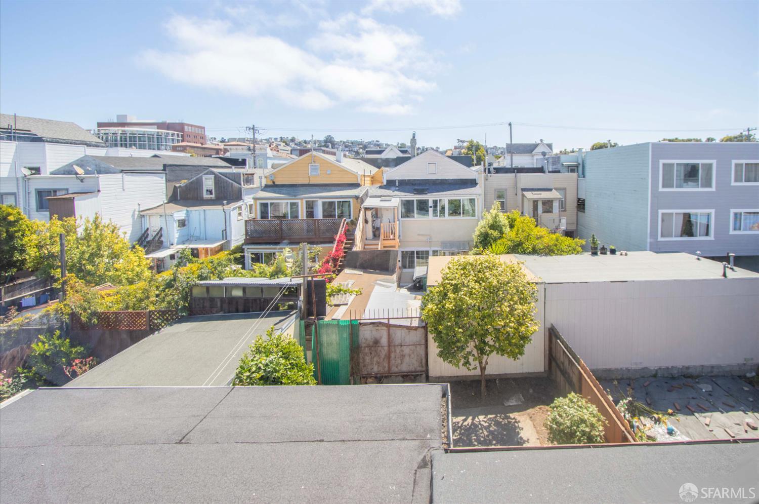 Detail Gallery Image 24 of 35 For 2567 Bryant St, San Francisco,  CA 94110 - 5 Beds | 2 Baths