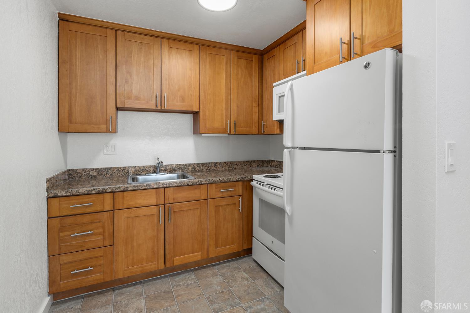 Detail Gallery Image 8 of 41 For 3770 24th St, San Francisco,  CA 94114 - – Beds | – Baths