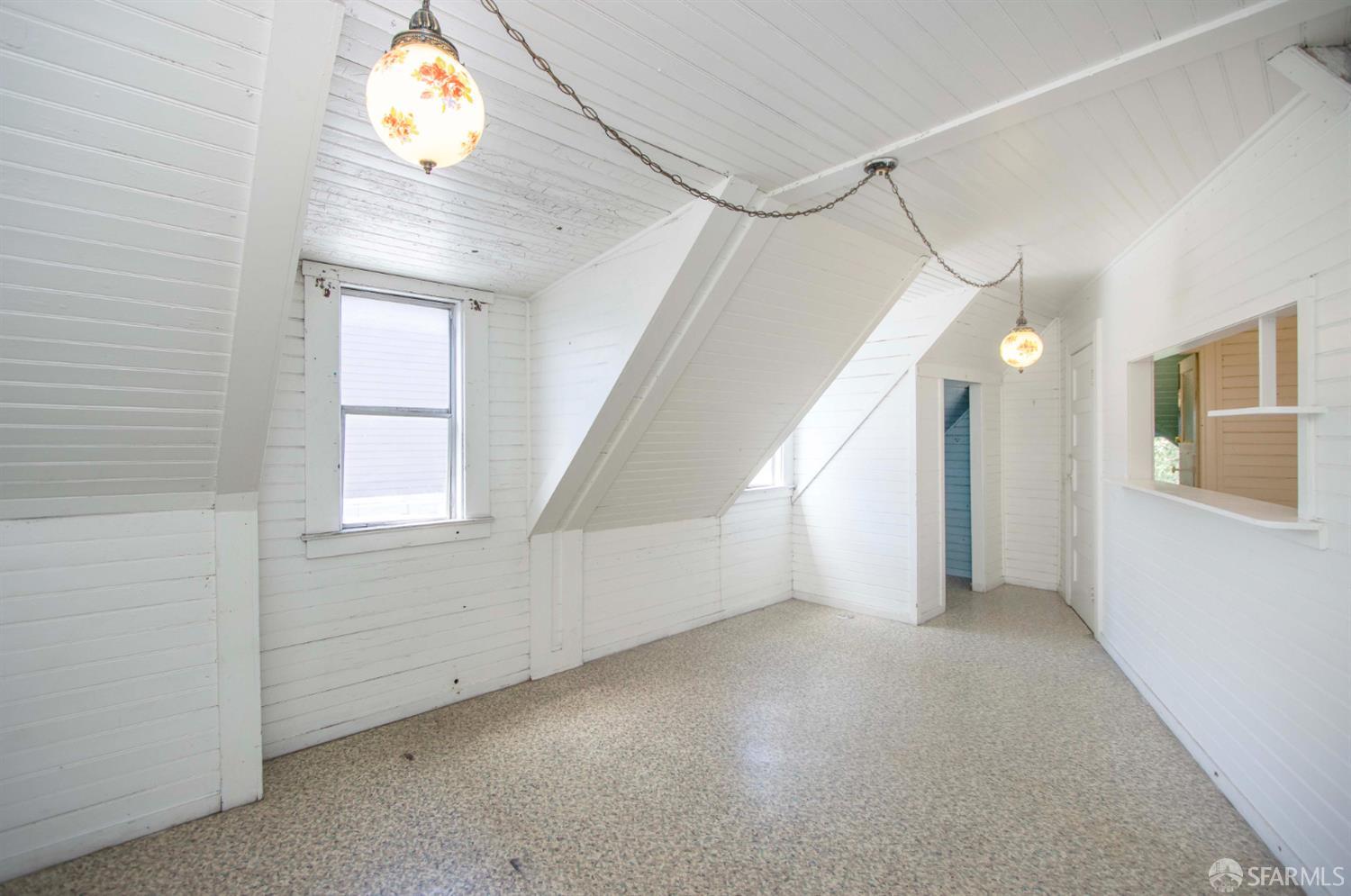 Detail Gallery Image 19 of 35 For 2567 Bryant St, San Francisco,  CA 94110 - 5 Beds | 2 Baths