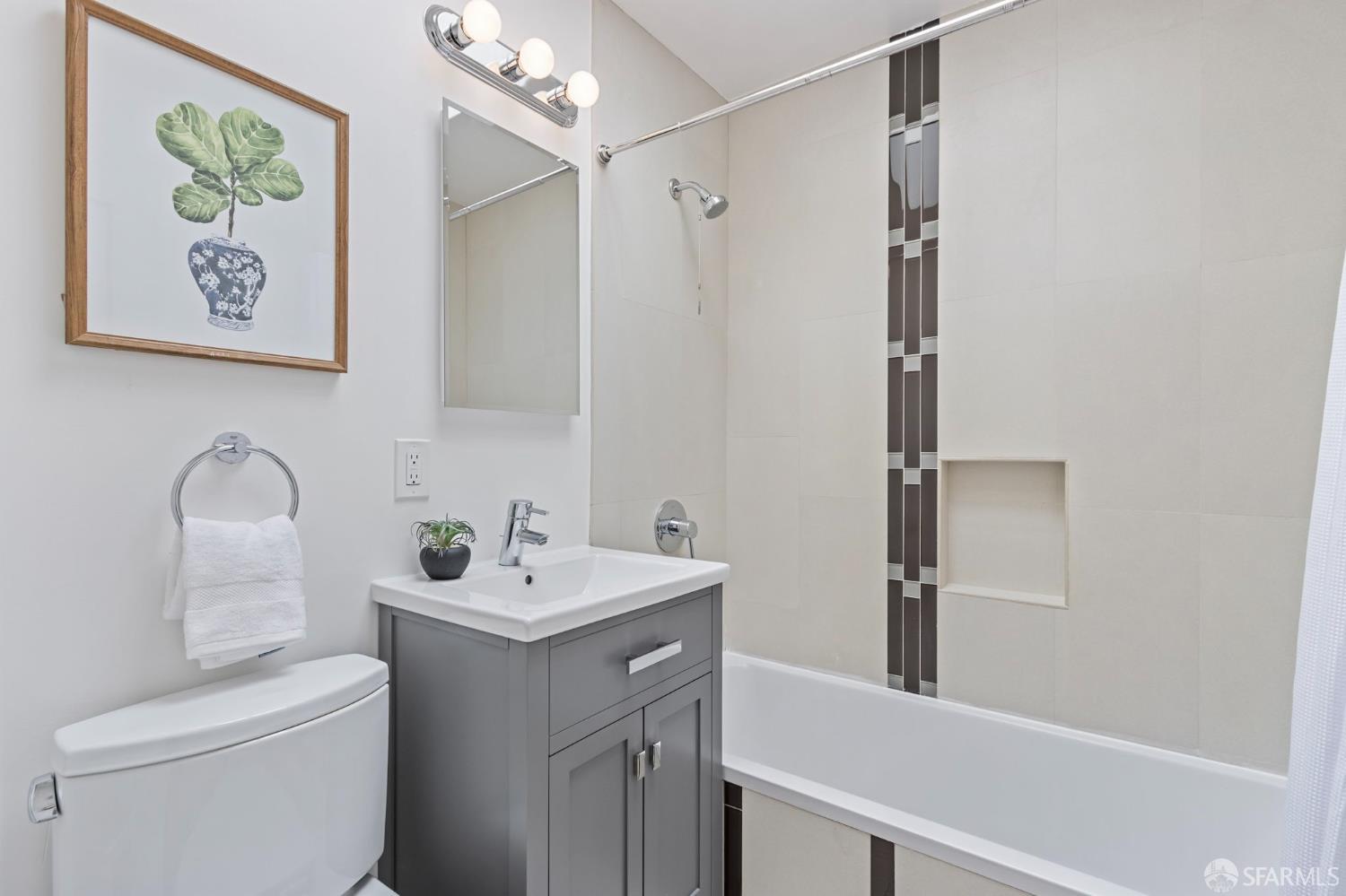 Detail Gallery Image 13 of 28 For 419 Garfield St, San Francisco,  CA 94132 - 4 Beds | 2 Baths