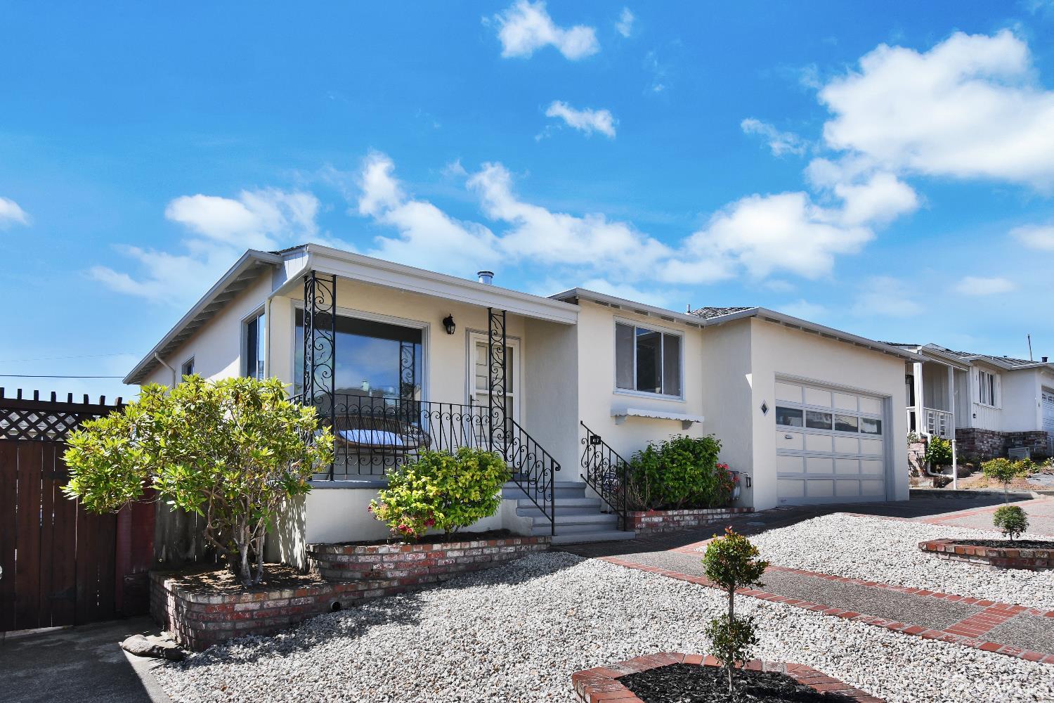 Detail Gallery Image 2 of 28 For 417 Wildwood Dr, South San Francisco,  CA 94080 - 3 Beds | 1 Baths