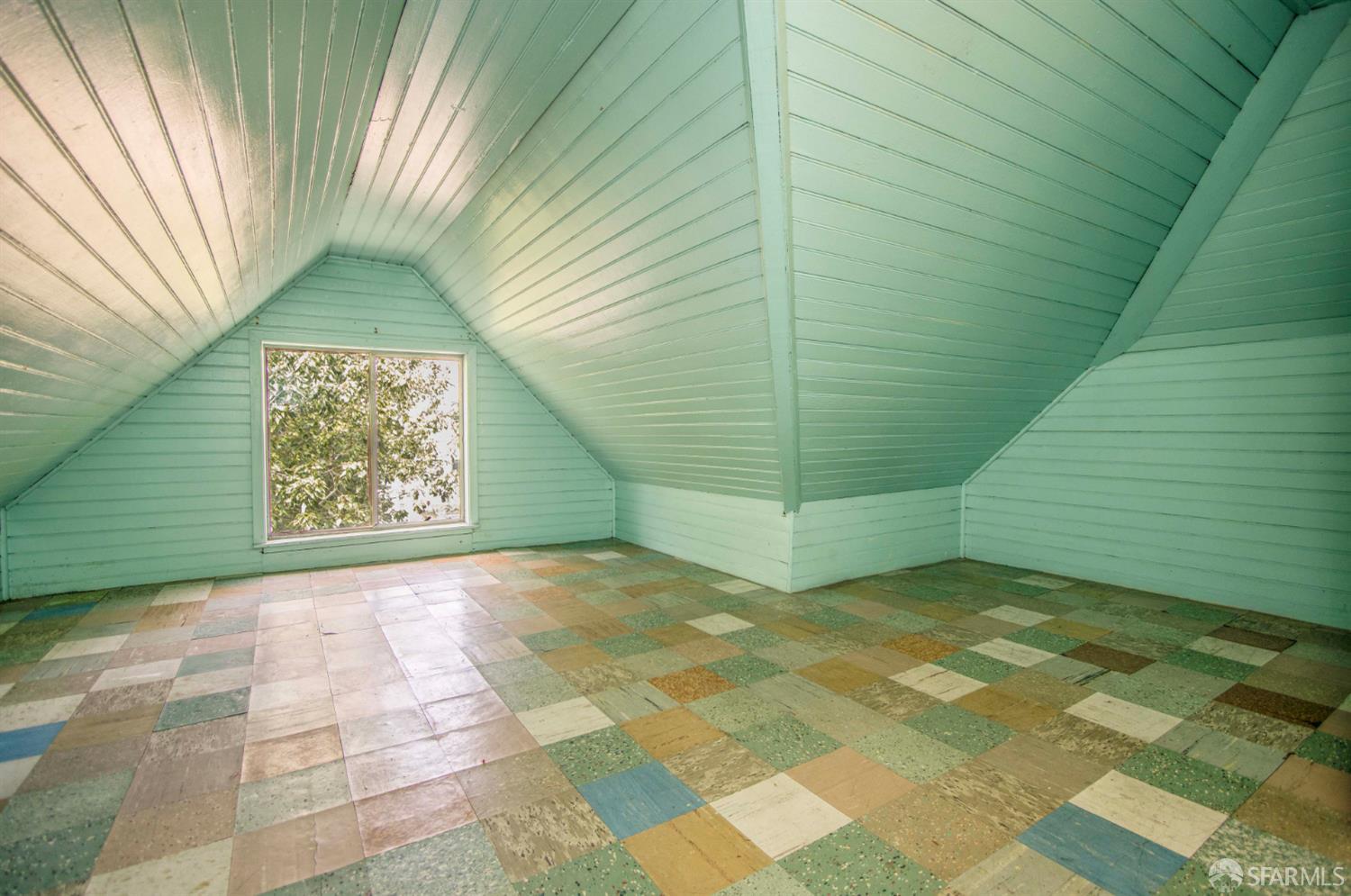 Detail Gallery Image 17 of 35 For 2567 Bryant St, San Francisco,  CA 94110 - 5 Beds | 2 Baths