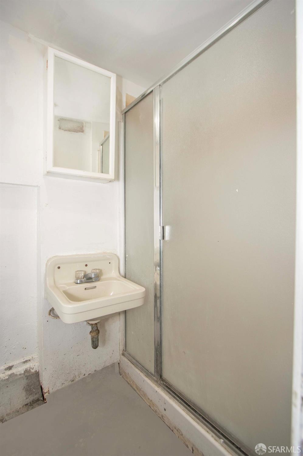 Detail Gallery Image 30 of 35 For 2567 Bryant St, San Francisco,  CA 94110 - 5 Beds | 2 Baths