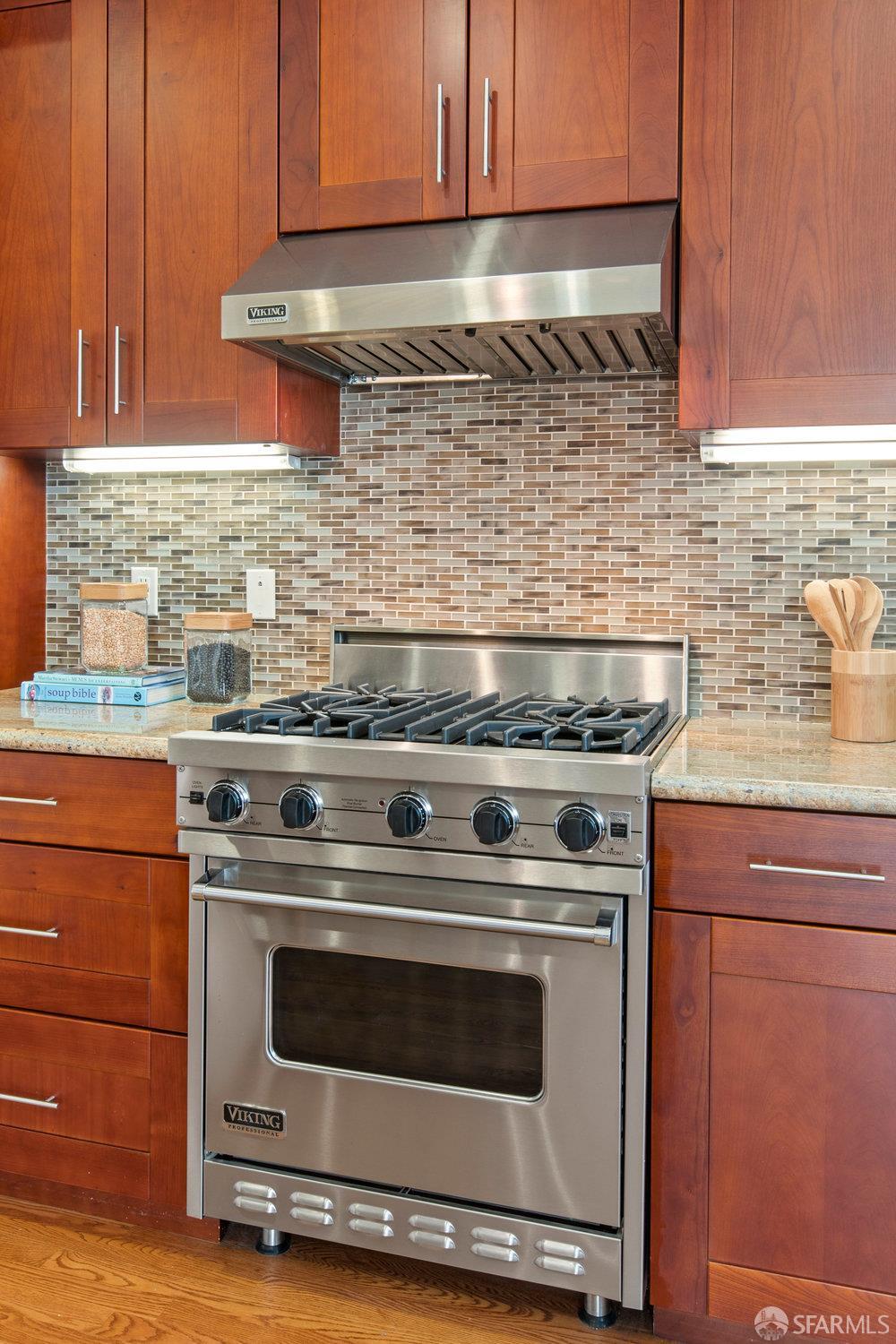 Photo #10: 425055398 Listing: Photo #10