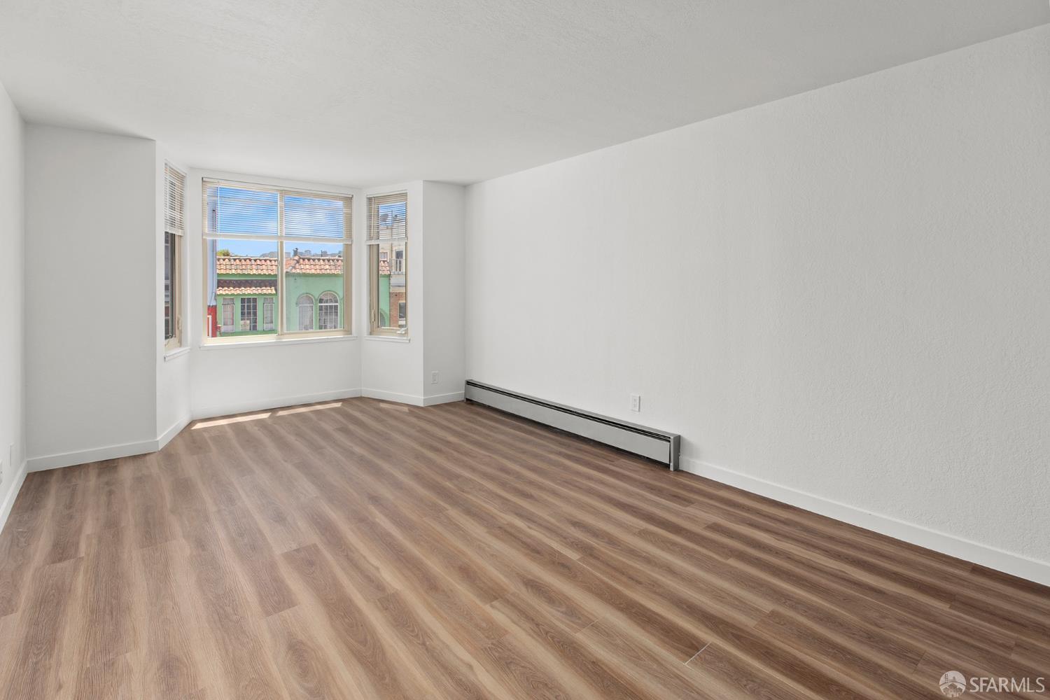 Detail Gallery Image 6 of 41 For 3770 24th St, San Francisco,  CA 94114 - – Beds | – Baths
