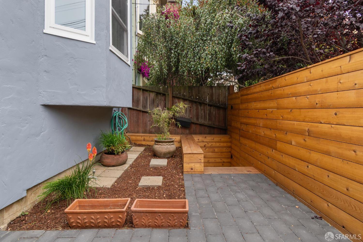 Detail Gallery Image 7 of 40 For 418 Anderson St, San Francisco,  CA 94110 - 2 Beds | 1 Baths