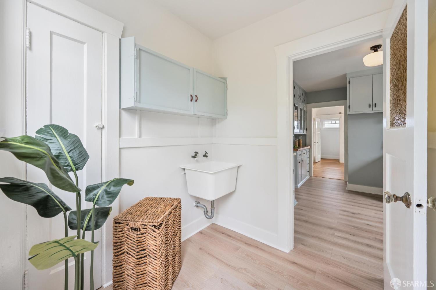 Detail Gallery Image 12 of 53 For 32 Van Buren St, San Francisco,  CA 94131 - 2 Beds | 1 Baths