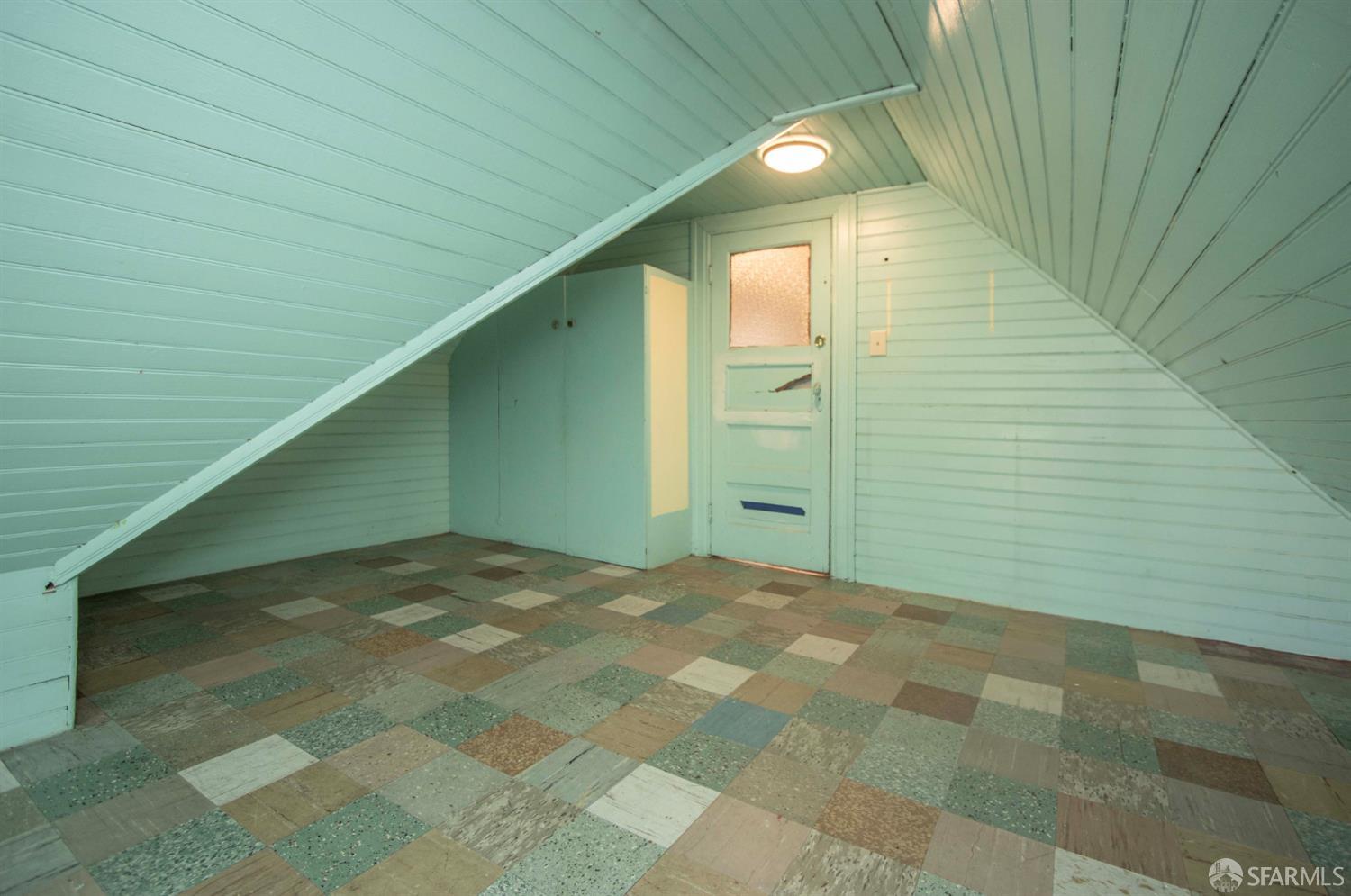 Detail Gallery Image 18 of 35 For 2567 Bryant St, San Francisco,  CA 94110 - 5 Beds | 2 Baths