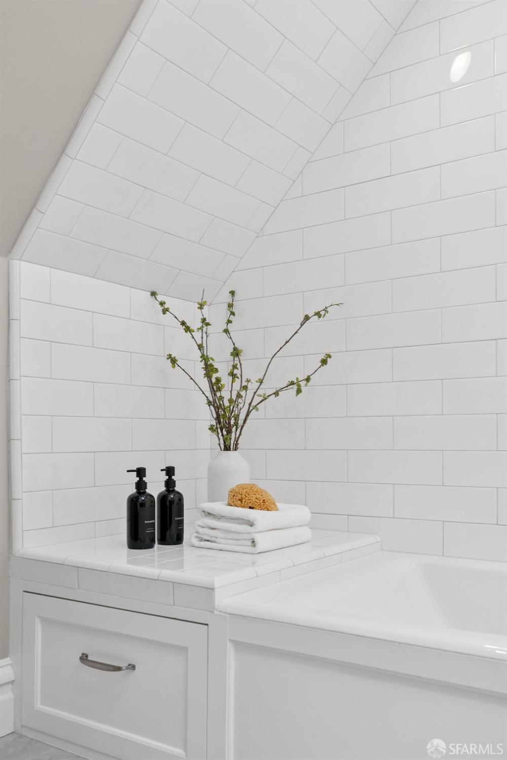 Detail Gallery Image 44 of 56 For 2531 Gough St, San Francisco,  CA 94123 - 3 Beds | 2 Baths