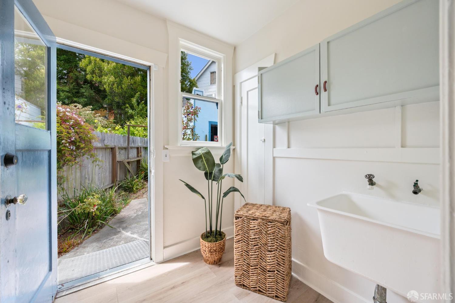 Detail Gallery Image 13 of 53 For 32 Van Buren St, San Francisco,  CA 94131 - 2 Beds | 1 Baths