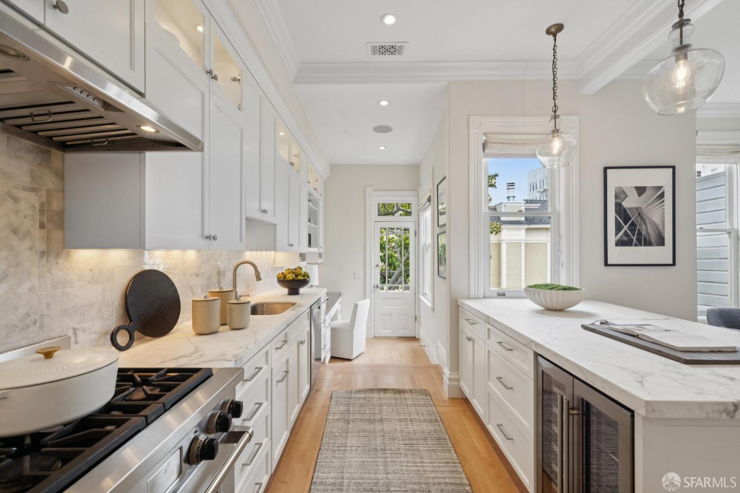 Detail Gallery Image 21 of 56 For 2531 Gough St, San Francisco,  CA 94123 - 3 Beds | 2 Baths