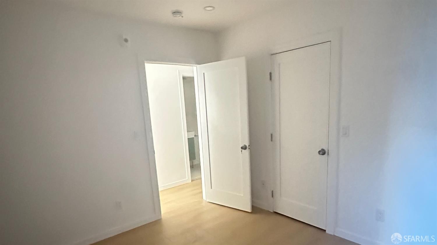 Detail Gallery Image 11 of 30 For 1553 Leavenworth St, San Francisco,  CA 94109 - 3 Beds | 2 Baths