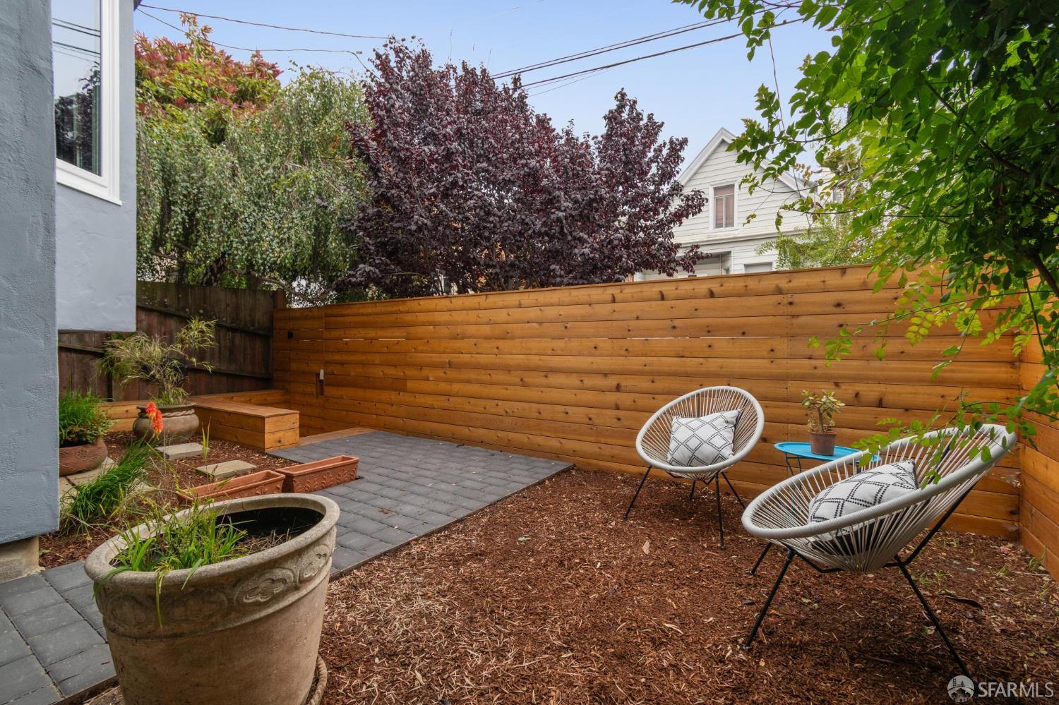 Detail Gallery Image 5 of 40 For 418 Anderson St, San Francisco,  CA 94110 - 2 Beds | 1 Baths