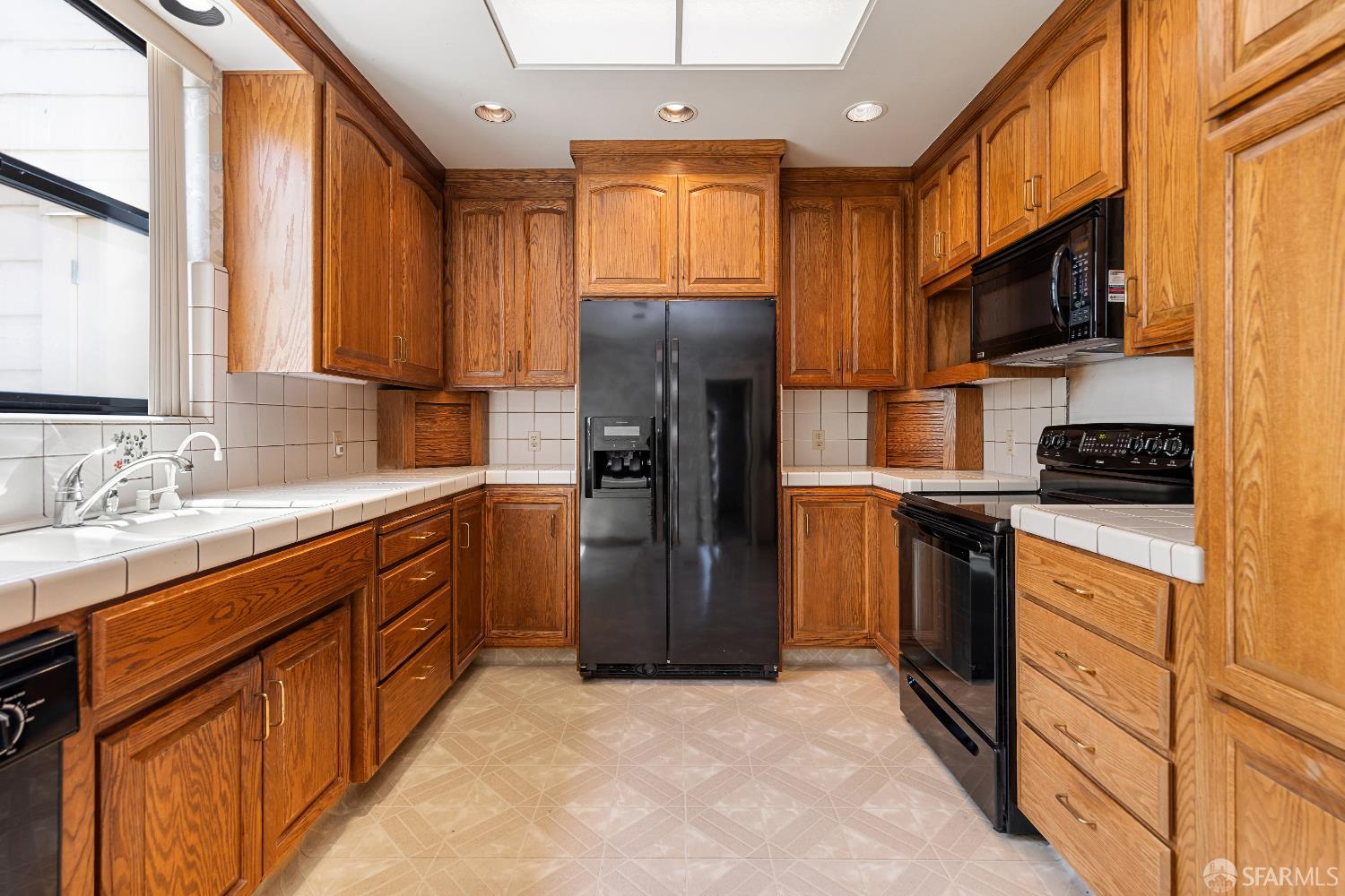 Detail Gallery Image 6 of 12 For 511 47th Ave, San Francisco,  CA 94121 - 2 Beds | 1/1 Baths