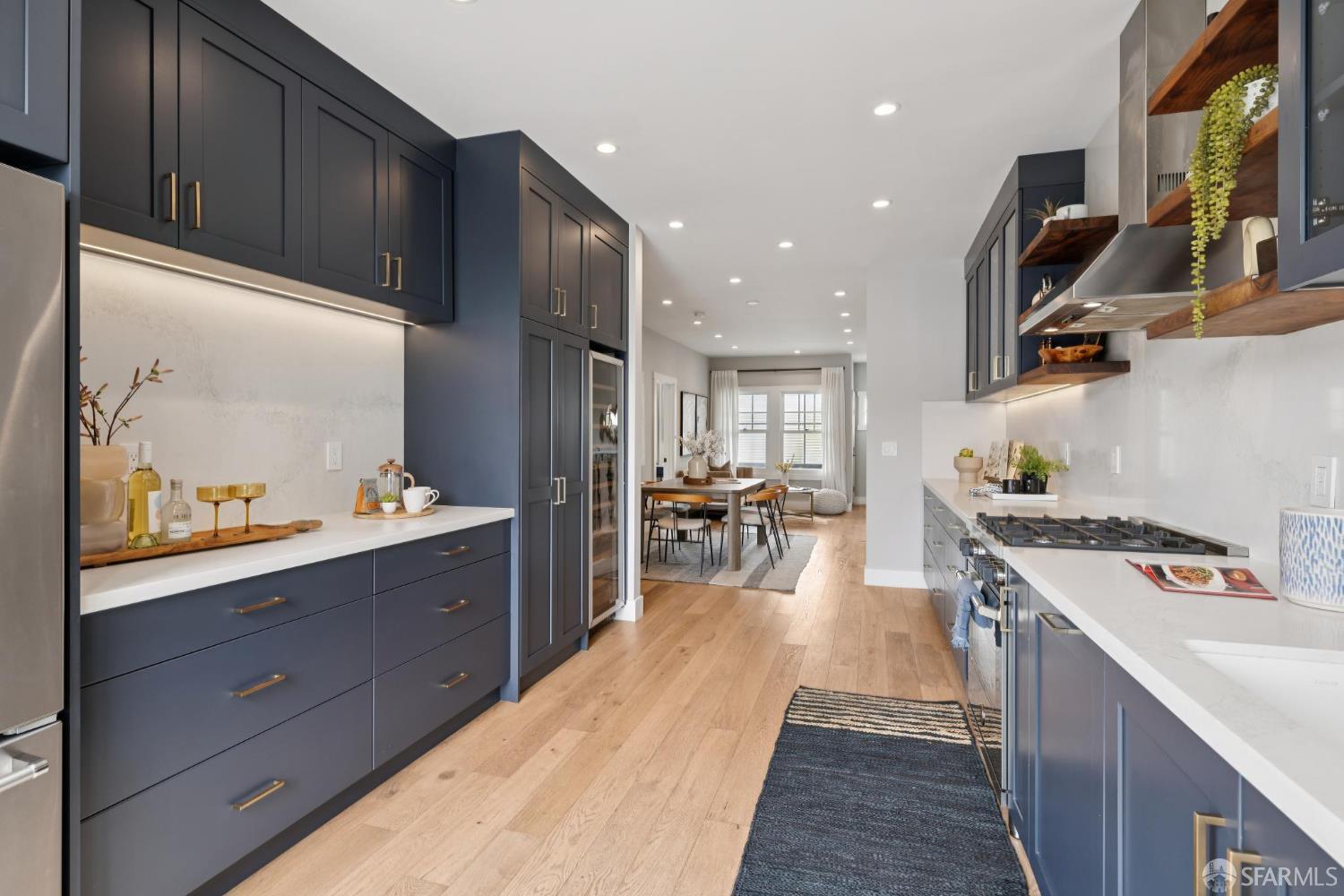 Detail Gallery Image 22 of 76 For 807 Vienna St, San Francisco,  CA 94112 - 3 Beds | 3 Baths