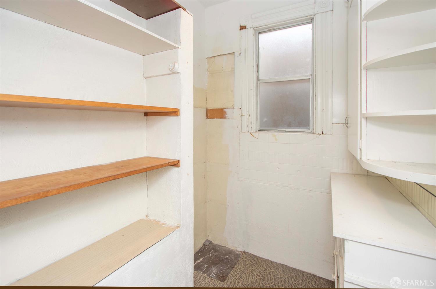 Detail Gallery Image 9 of 35 For 2567 Bryant St, San Francisco,  CA 94110 - 5 Beds | 2 Baths