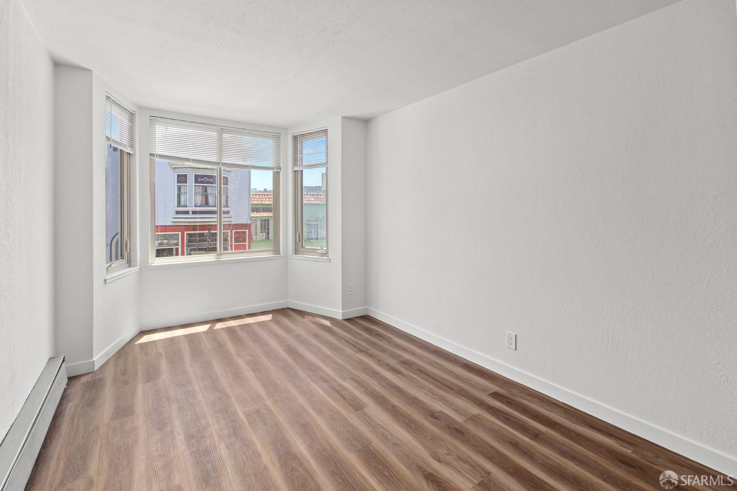 Detail Gallery Image 9 of 41 For 3770 24th St, San Francisco,  CA 94114 - – Beds | – Baths