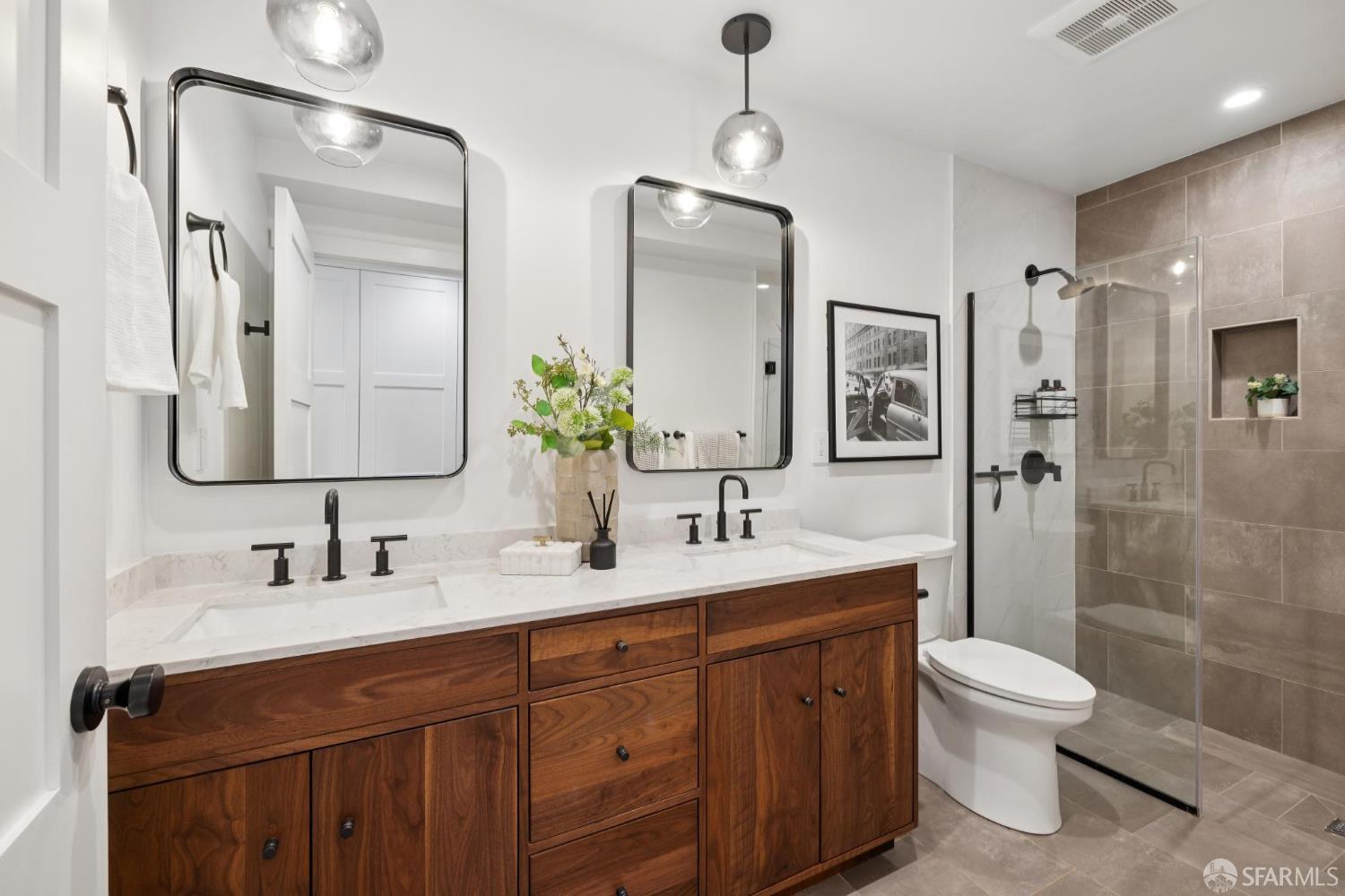 Detail Gallery Image 32 of 76 For 807 Vienna St, San Francisco,  CA 94112 - 3 Beds | 3 Baths