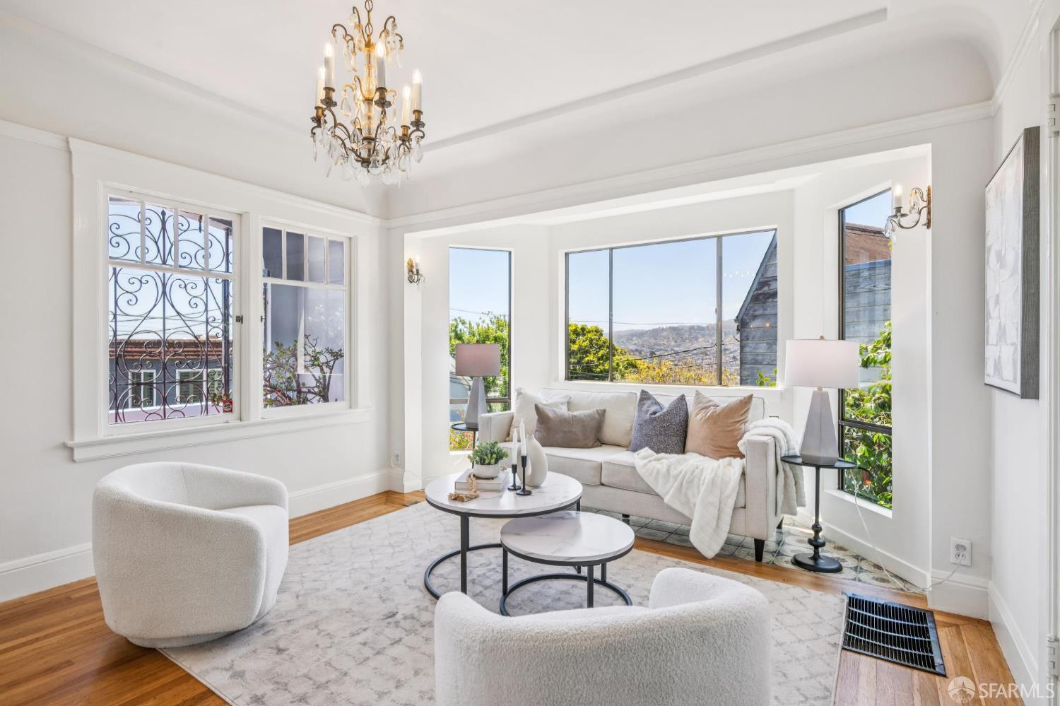 Detail Gallery Image 6 of 53 For 32 Van Buren St, San Francisco,  CA 94131 - 2 Beds | 1 Baths