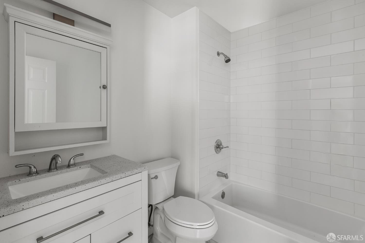 Detail Gallery Image 11 of 41 For 3770 24th St, San Francisco,  CA 94114 - – Beds | – Baths