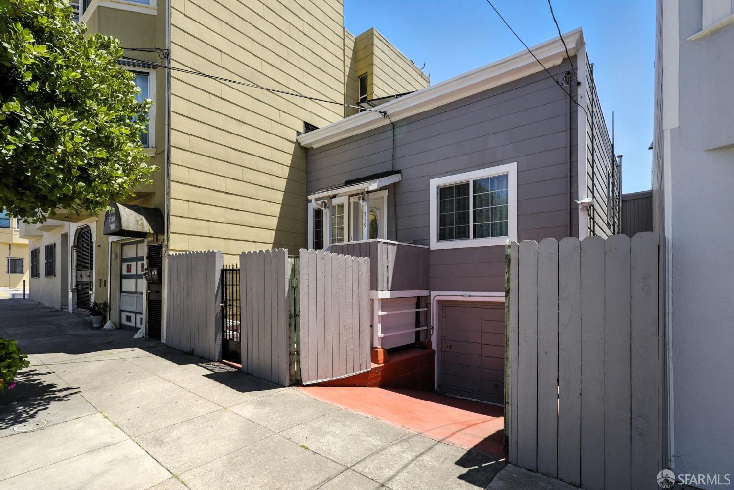 Detail Gallery Image 2 of 39 For 715 Naples St, San Francisco,  CA 94112 - 3 Beds | 1 Baths