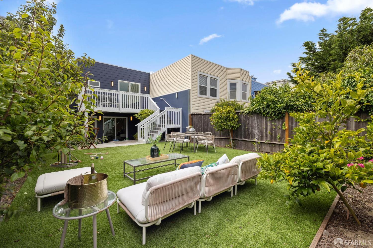 Detail Gallery Image 2 of 76 For 807 Vienna St, San Francisco,  CA 94112 - 3 Beds | 3 Baths