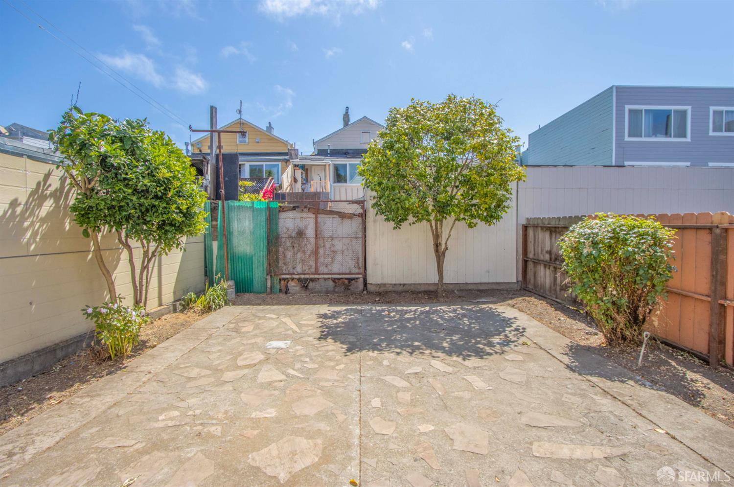 Detail Gallery Image 28 of 35 For 2567 Bryant St, San Francisco,  CA 94110 - 5 Beds | 2 Baths