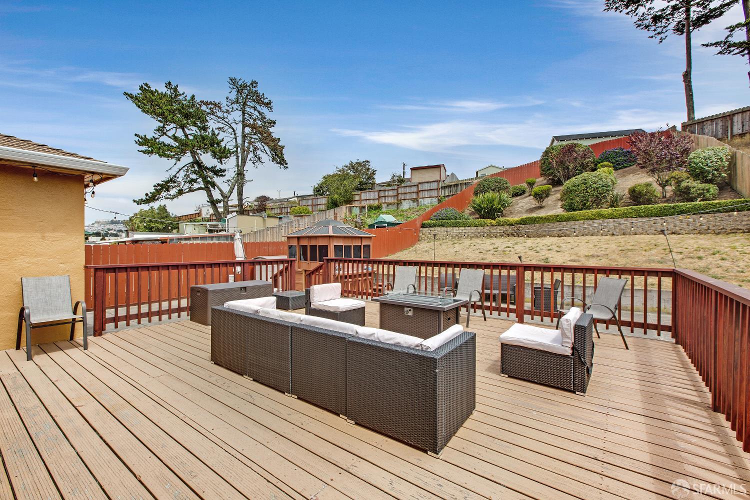 Detail Gallery Image 3 of 37 For 543 Macarthur Dr, Daly City,  CA 94015 - 3 Beds | 1 Baths