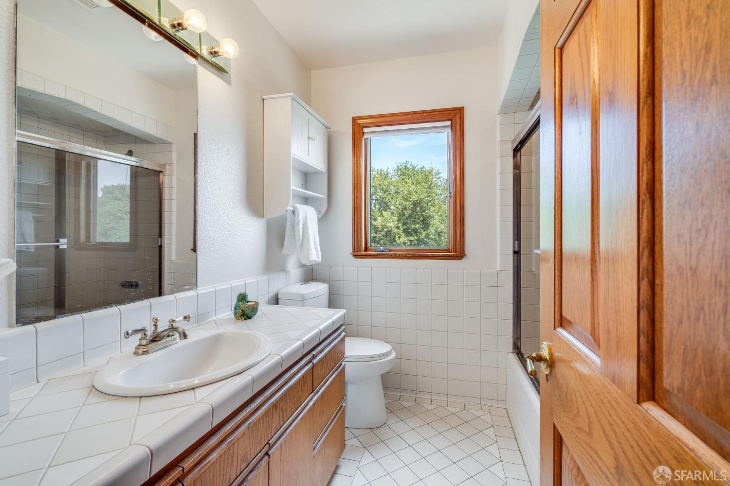 Detail Gallery Image 13 of 25 For 66 Baldwin Ave, Crockett,  CA 94525 - 3 Beds | 3 Baths
